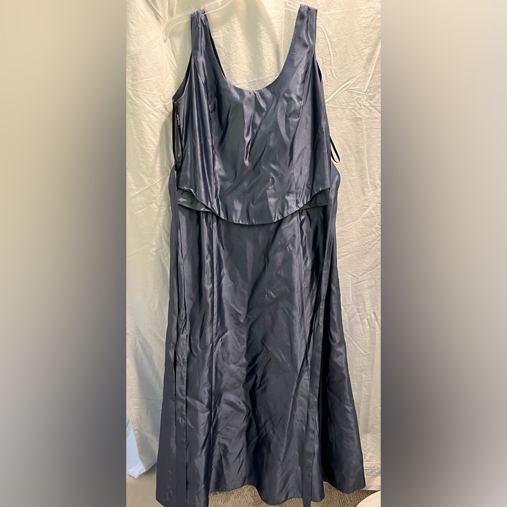 Vera Wang Women’s Evening Dress in Fog Color Taffeta